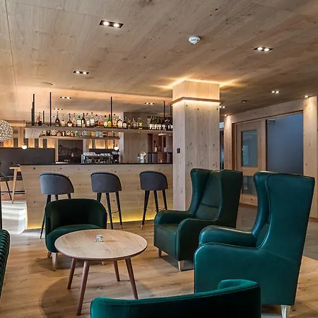 Garni Dolomieu Hotell 4*